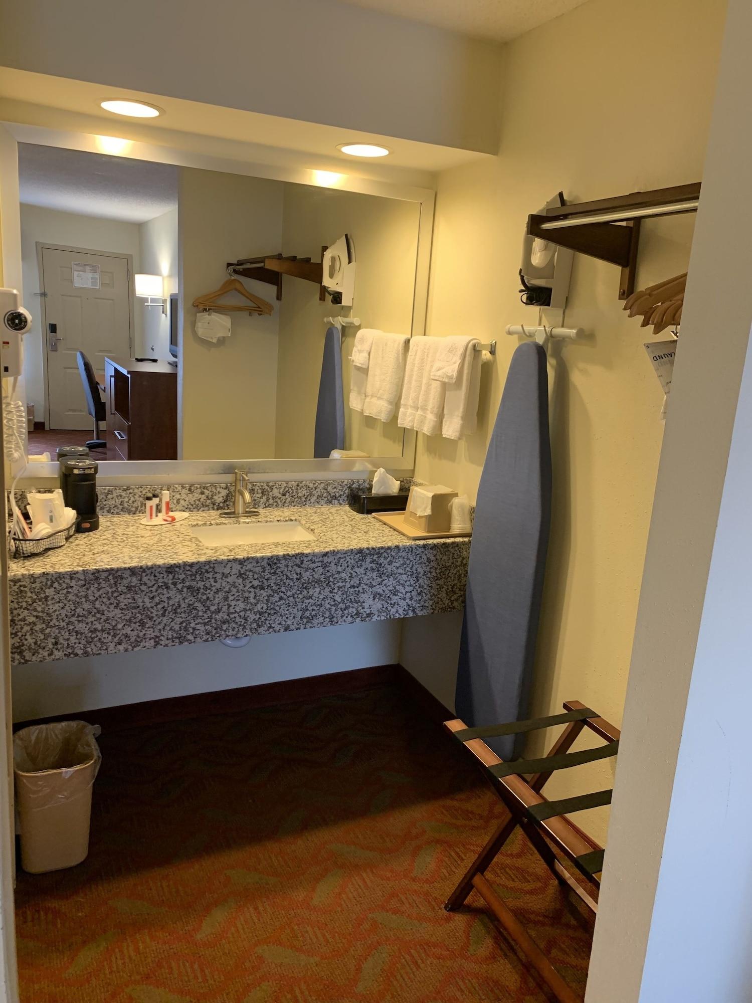 Baymont By Wyndham Cave City Extérieur photo