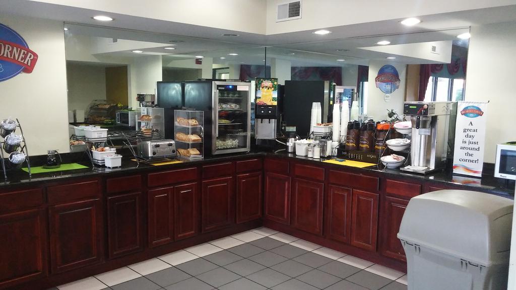 Baymont By Wyndham Cave City Extérieur photo